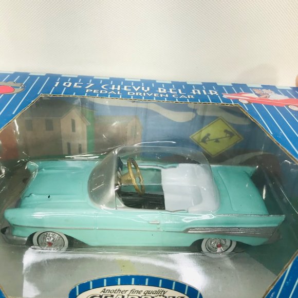 Gearbox 1997 Vintage 1957 Chevy Bel Air Convertible Serial #04296 Pedal Car New - Picture 3 of 11
